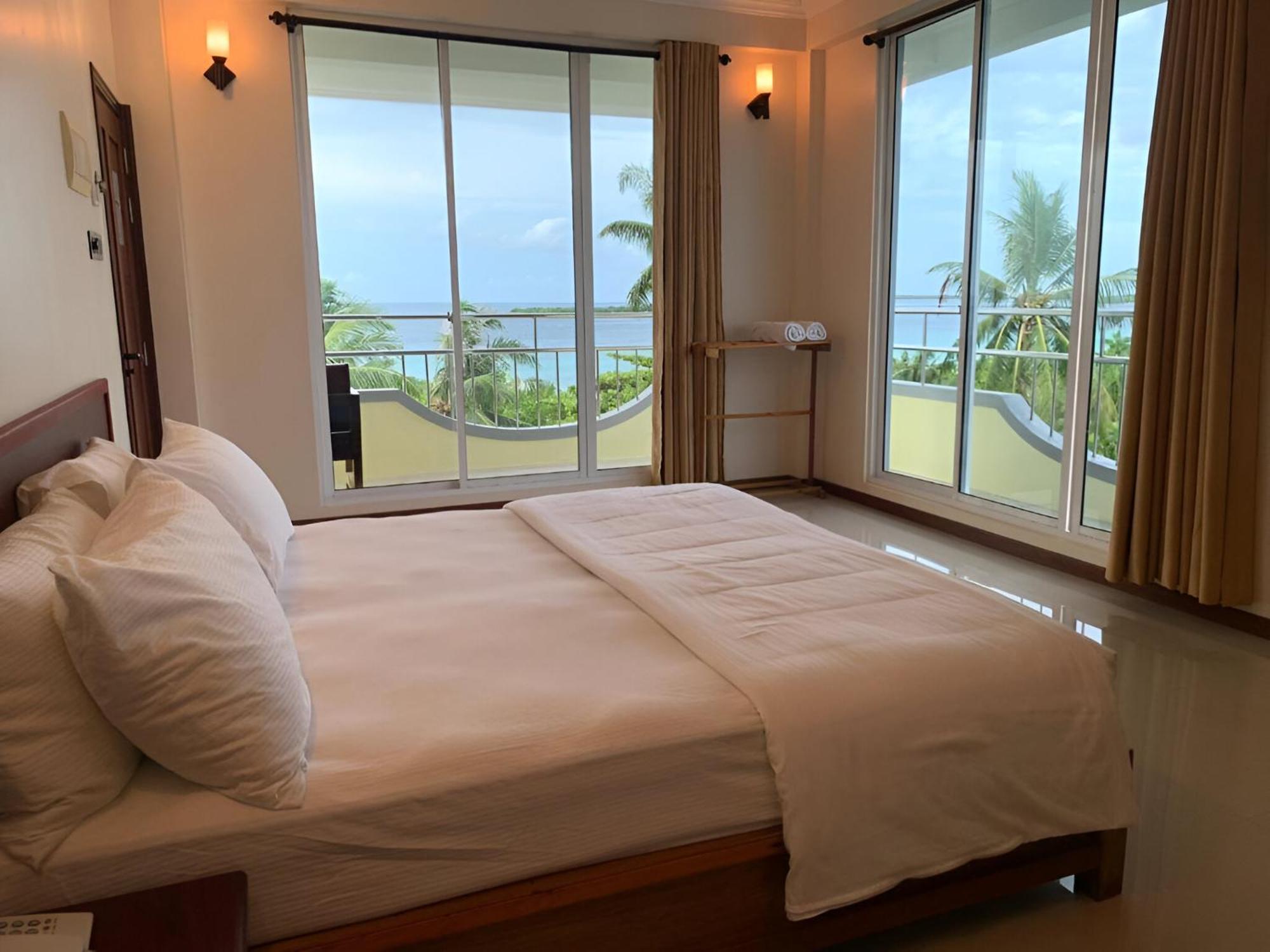 Noah Private Beach House Himmafushi Exteriör bild