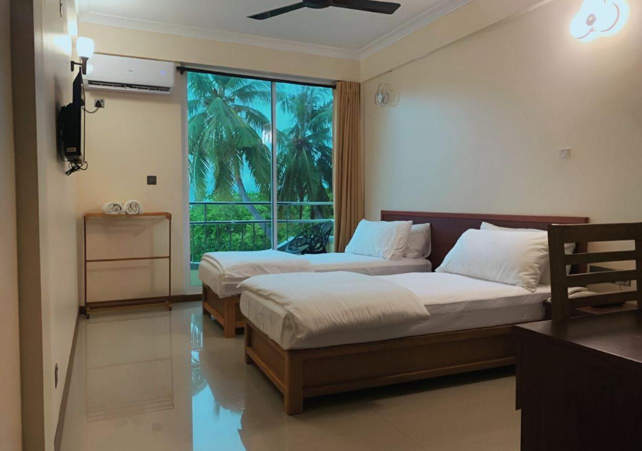 Noah Private Beach House Himmafushi Exteriör bild