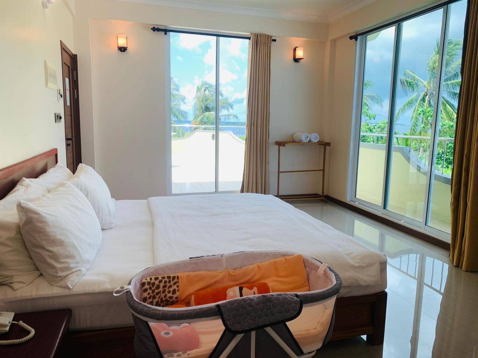 Noah Private Beach House Himmafushi Exteriör bild