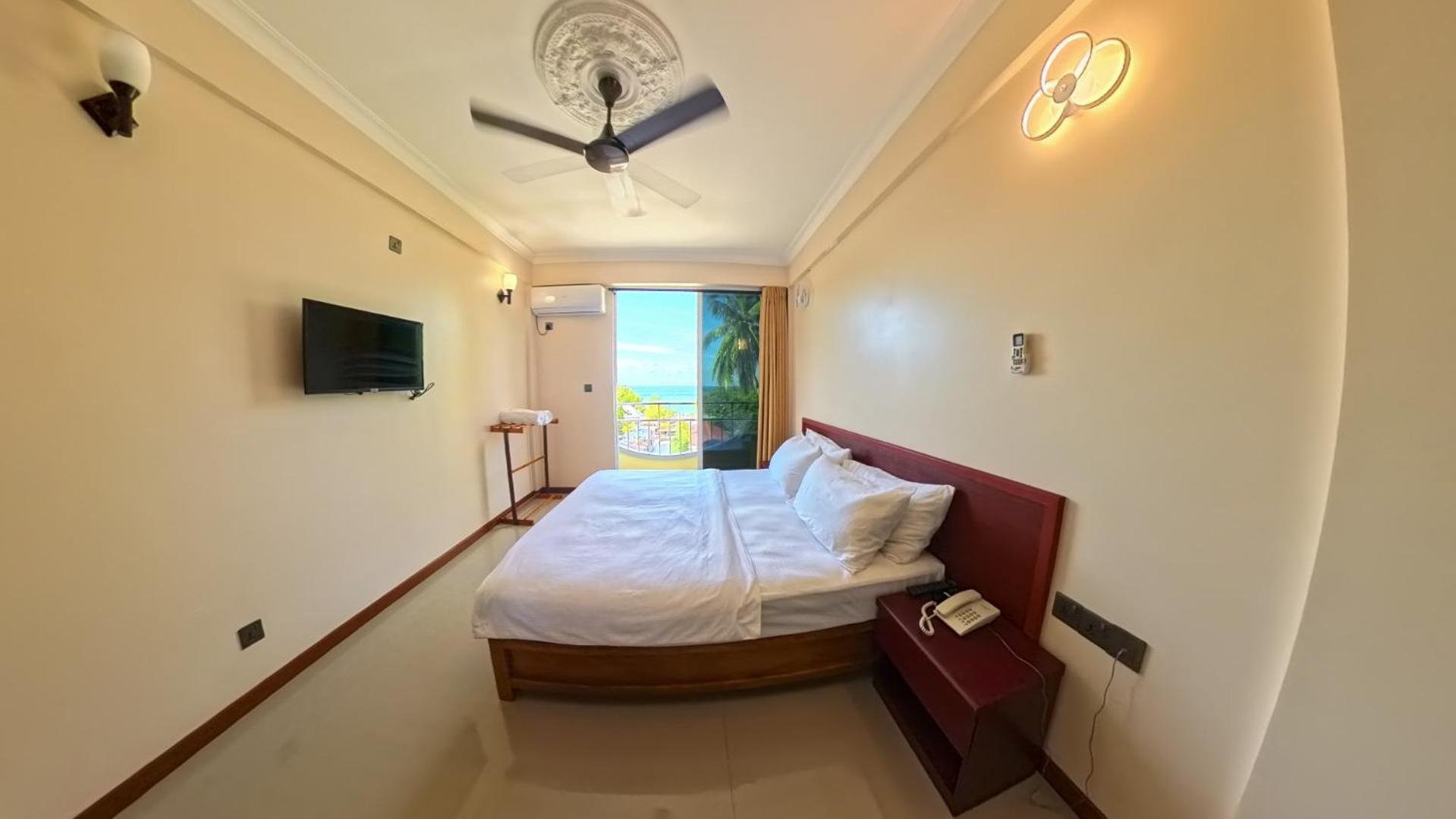 Noah Private Beach House Himmafushi Exteriör bild